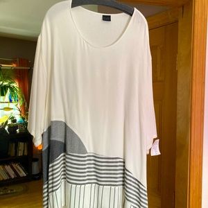 Flowy, lightweight tunic by Dairi! Never worn, one size.